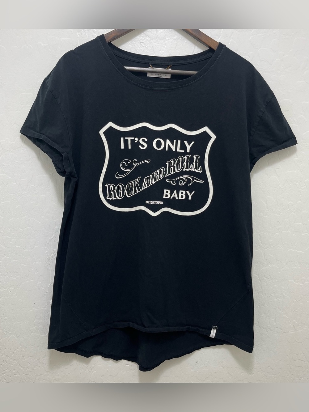 One X Teaspoon Women’s S Black Graphic Tee Shirt Hi-Low Relaxed